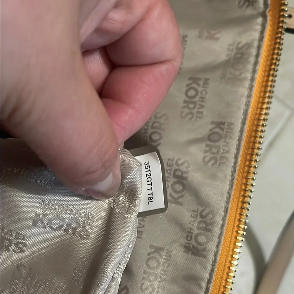 MICHAEL KORS - Yellow Leather Tote Bag - EUC - Picture 9 of 13